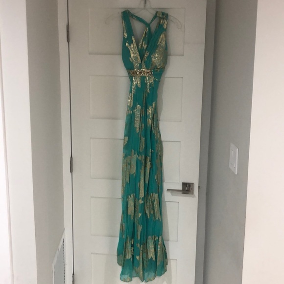 Dress - Picture 1 of 2